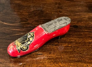 1915 Bohemia Karlsbad Peltre Zapato Forma Match Holder Striker Vesta Estuche Matchbox - Imagen 1 de 8