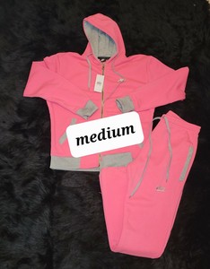 conjunto da nike feminino rosa