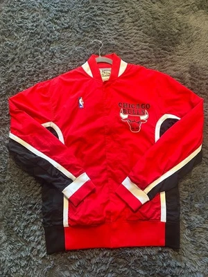 Chaqueta de calentamiento Mitchell & Ness auténtica NBA 1992-93 roja Chicago Bulls para hombre talla M Foto 1 de 4