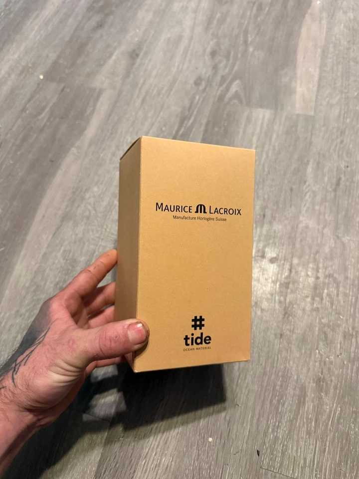 Reloj Maurice Lacroix Para Hombres Aikon Tide 40mm Cuartos AI2008-IJJIZ-000-0 Desert Camo Foto 1 de 4