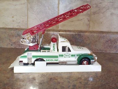 1994 HESS RESCUE TRUCK COLLECTIBLE DIE-CAST - Image 1 of 4