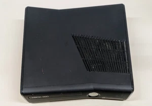 Microsoft Xbox 360 S 250GB Console Black 1439 Not Working For Parts or Repair - Picture 1 of 8