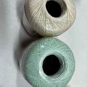 2 South Maid Größe 10 Baumwolle Häkelgarn creme mintgrün je 350 Meter - Bild 1 von 6