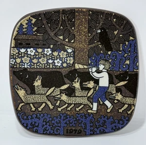 Placa anual firmada vintage Arabia Finlandia 1979 excelente estado 8" cuadrada - Imagen 1 de 8
