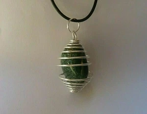 Collier pendentif Agate Mousse pierre roulée cage métal cordon - Imagen 1 de 3