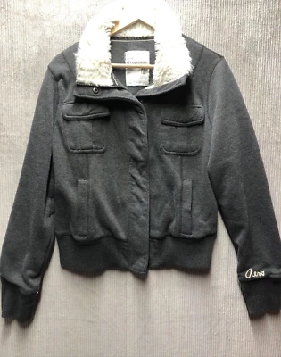 Sudadera Aeropostale Junior Cremallera Completa a Presión Talla XL Gris Cuello de Piel Sintética Logo Foto 1 de 4