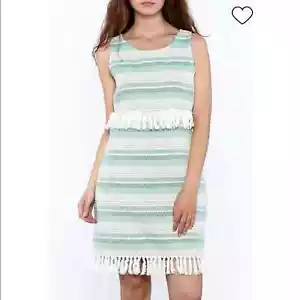 NUEVO Vestido recto Cupcakes & Cashmere Martini borla, nuevo con etiquetas, talla mediana, precio de venta sugerido por el fabricante 125 USD - Imagen 1 de 12