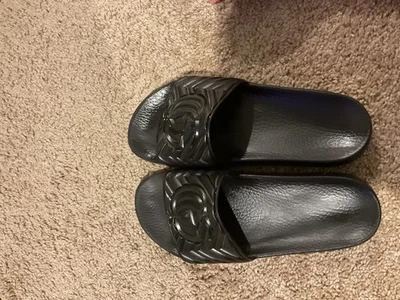 black gucci slids - Image 1 of 4