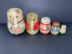 Set 5 bambole vintage in legno gatto gattino matrioska nido russo dipinte a mano - Foto 1 di 18