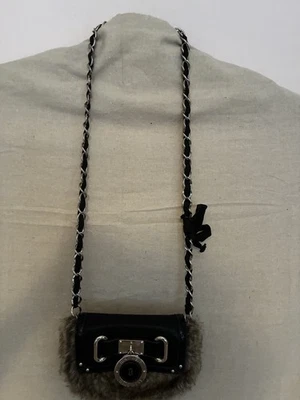 Cartera bandolera de piel sintética Nine West con correa de cadena Foto 1 de 4