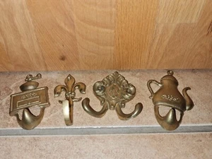 Alte Messing Wandhacken Küche Kaffeemühle Teekanne Königlich Set Lot 4stück - Bild 1 von 5