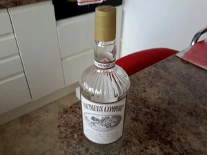 SOUTHERN COMFORT EMPTY LITRE BOTTLE COMPLETE WITH LABELS - Picture 1 of 6