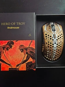 Finalmouse Starlight-12 Hero of Troy Achilles Gaming Maus Gold Small #0590/2500 - Bild 1 von 7