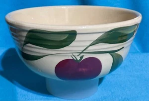 Cuenco de pañales de cerámica Watt #7 - 3 hojas patrón de manzana artículos de horno acanalados - Imagen 1 de 6