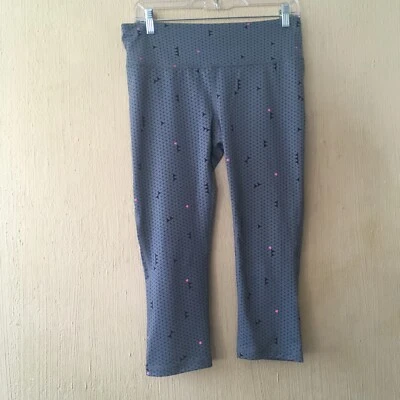 gap fit gfast crop capri  leggings size Medium Grey Pink - Image 1 of 4