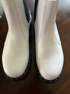 Dr. Martens 2976 Women's Smooth Leather Chelsea Ankle Boots White Size 9 New