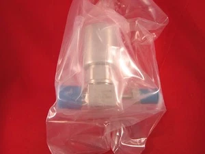 Swagelok 316L UHP High-Flow 3-Port Diaphragm-Sealed Valve, 6LVV-DPC12954P-C - Picture 1 of 4