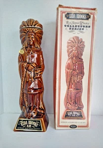 Botella de whisky Ezra Brooks Indian Chief decantadora con caja 1968 vintage - Imagen 1 de 8