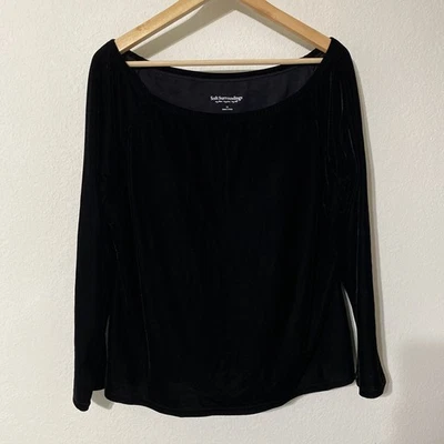 Top de terciopelo negro Soft Surroundings 1X soporte secreto incorporado sujetador cuello barco Foto 1 de 4