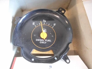 1982 to 1985 CHEVY AND GMC TRUCK DIESEL NOS FUEL GAUGE 16137856 - Foto 1 di 3