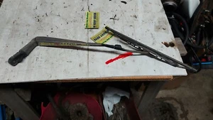 Nissan Serena tail gate wiper arm - Picture 1 of 1