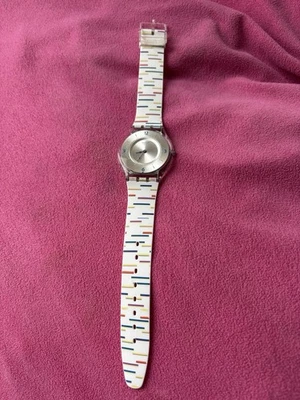 Swatch кожи классический тонкий вкладыш SFE108 белый силиконовый ремень и серебряный циферблат - Изображение 1 из 4