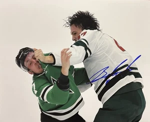 ¡Foto 8x10 firmada por Bradley MAREK! ¡FOTO DE LUCHA SALVAJE DE MINNESOTA! Iowa Wild! Con certificado de autenticidad - Imagen 1 de 2