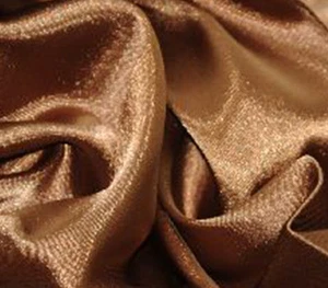 Mocha sólida satinada Charmeuse 60" de ancho / se vende por yarda - Imagen 1 de 1