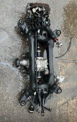 2017 BMW 5 G30 Series 3.0 D  COMPLETE REAR SUBFRAME AXLE DIFFERENTIAL 8698994-05 - Image 1 of 4