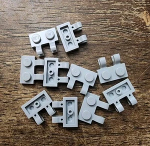 Lego hellbläulich grau Platte 1 x 2 mit 2 offenen O Clips horizontaler Griff Menge 10. - Bild 1 von 2