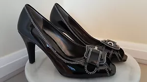 New Moda Spana 9M Black Heels Peep Toe Patent Leather Shoes 3.75" Heels - Picture 1 of 4