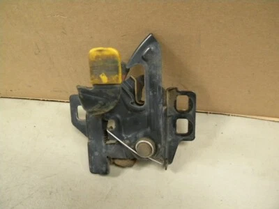 2002 Saturn SL1 SL2 trava de capô de fábrica - Imagem 1 de 3