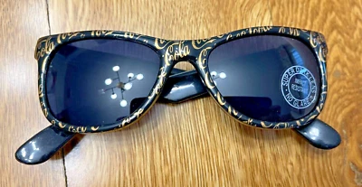 NOVO ESTOQUE ANTIGO EM PKG-1970s Coca-Cola óculos de sol de publicidade de plástico PRETO E DOURADO - Imagem 1 de 4