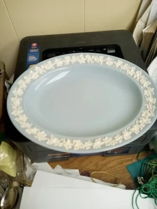 Wedgwood Queensware Creme auf Lavendel Glatt 12,75" Platte - Bild 1 von 3