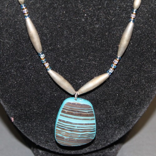 VETEMENTS Collana di perline metalliche e acriliche fatte a mano di LunaCatDesign