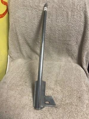 NOS FORD E1FZ-6121547-A 1982-86 ESCORT EXP MERCURY LYNX LN7 WINDOW GUIDE - Image 1 of 4