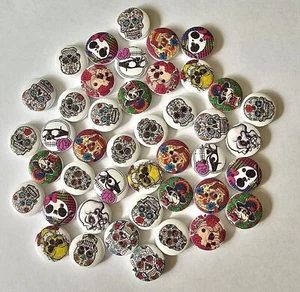 50 Skull Pattern Buttons Size 15mm - Halloween Day of The Dead etc Assorted - Picture 1 of 2