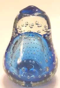 Peso de papel de pera azul profundo de vidrio de colección con burbujas 3,5" de alto. - Imagen 1 de 9