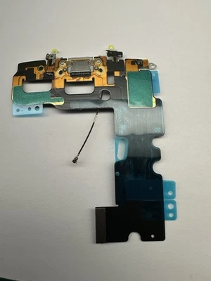 Premium Charging Port Flex Cable for iPhone 7 - Silver — 第 1/3 张图片