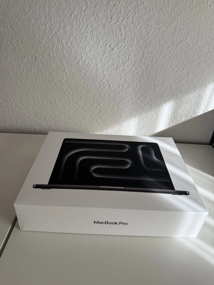 Apple MacBook Pro  14"   M4 Pro Chip (2024) 512 GB SSD & 24GB RAM  Space Schwarz - Bild 1 von 2
