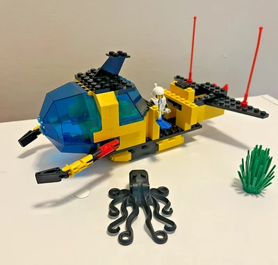 LEGO Aquazone: Crystal Explorer Sub 6175-1 - Incomplete - See Condition - Image 1 of 4