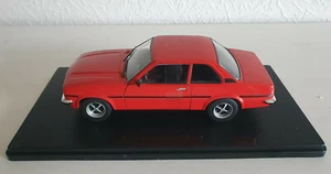 Opel Ascona B 1.9 SR rosso nuovo white box 1:24 IMBALLO ORIGINALE - Foto 1 di 5
