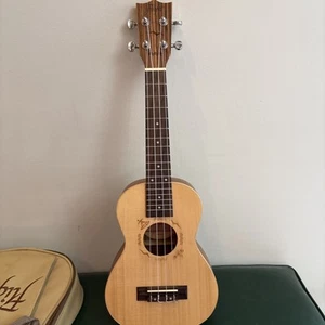 Flight DUC 525 SP/ZEB 4-String Ukulele With Gigbag Zebrawood Excellent Condition - Picture 1 of 19