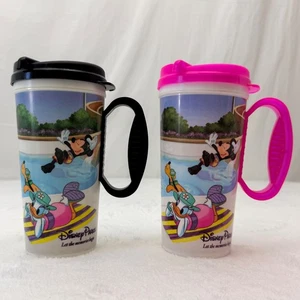 2 2012 Walt Disney World Resort schnelle Füllung 14 Unzen Reisebecher Fab 5 am Pool rosa bl - Bild 1 von 11