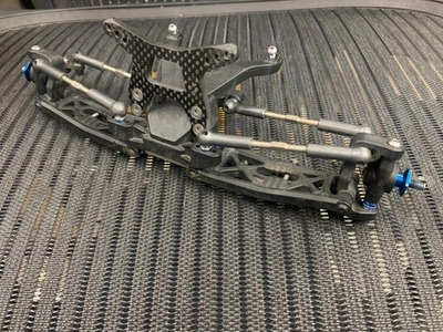 RC10 B6 RC-10 Team Associated Buggy Front end FT bulkhead  91658  parts R/C - Image 1 of 4