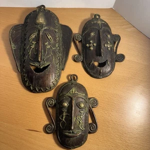 Juego De Colección De 3 Caras De Latón Colgantes De Pared Arte Tribal Mujer Sorprendida Sonriendo - Imagen 1 de 18