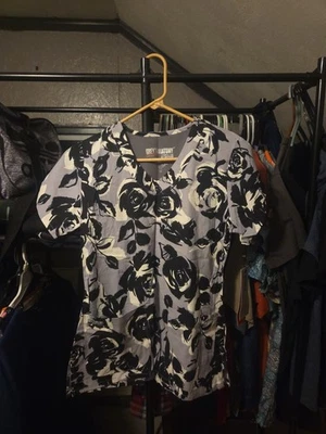 Grey's Anatomy Women's Scrub Top XS New Short Sleeve Graphic - Image 1 of 4