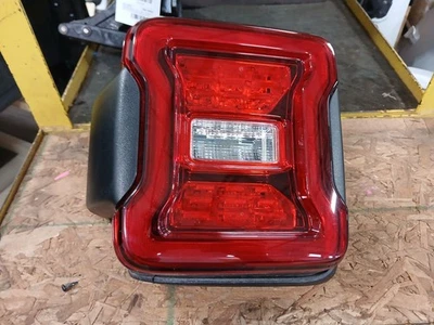 Driver Tail Light LED With Blind Spot Alert Opt Agb Fits 21-24 WRANGLER 3131833 - Image 1 of 4