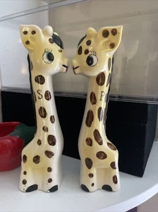 Vintage Anthropomorphic Long Neck Giraffe Salt Pepper Shaker Japan Kitschy - Picture 1 of 4
