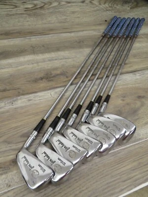 Raro WILSON Juego Completo Emparejado Quinientos XP 1,3,4 Maderas/3-PW/Ad Staff Bag Foto 1 de 4